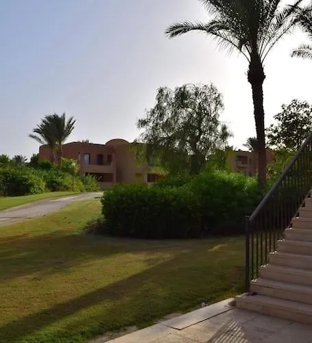 In Stella Makadi On Ground Floor With And Pools Access