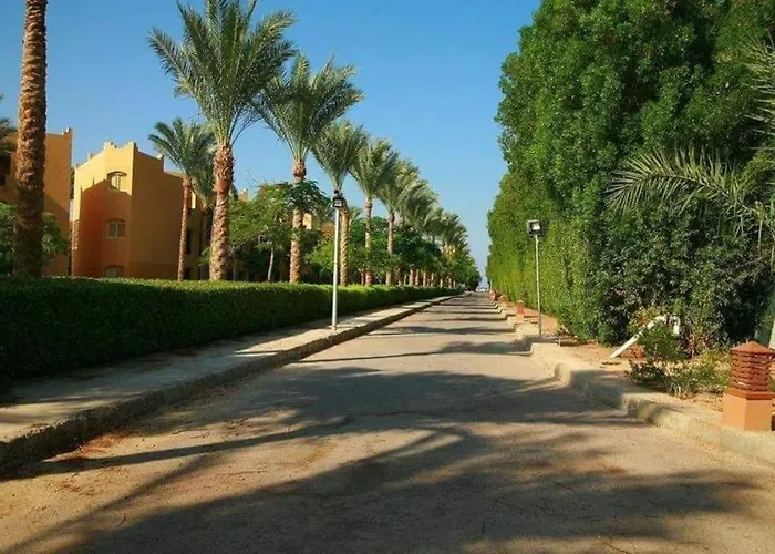 In Stella Makadi On Ground Floor With And Pools Access Apartment Hurghada