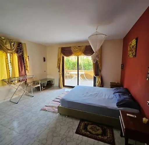 In Stella Makadi On Ground Floor With And Pools Access *